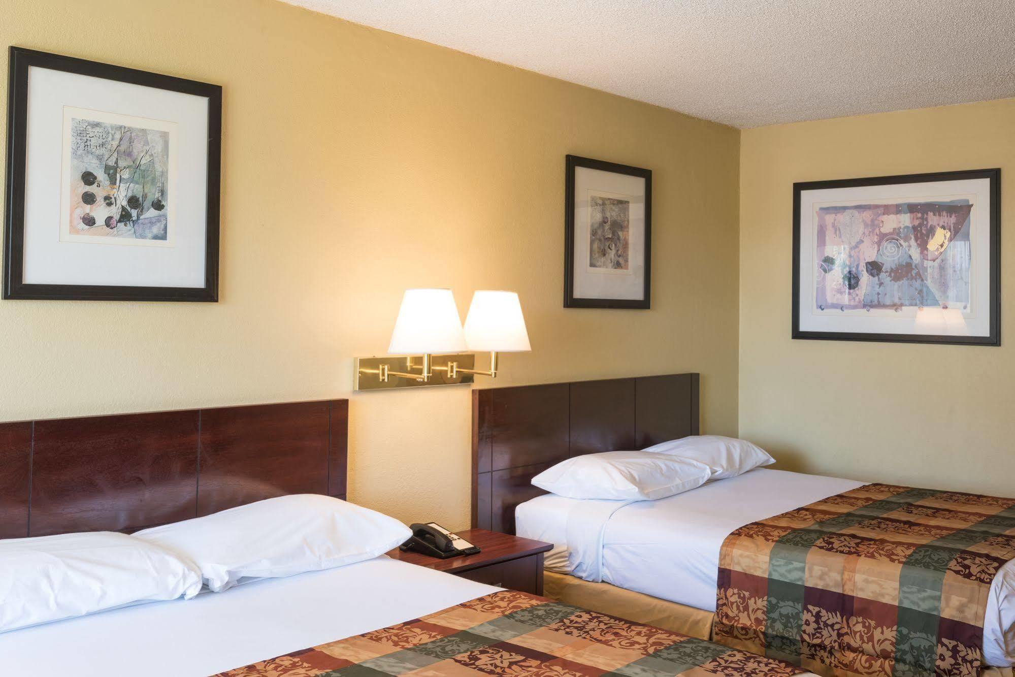 North Charleston Inn Bagian luar foto