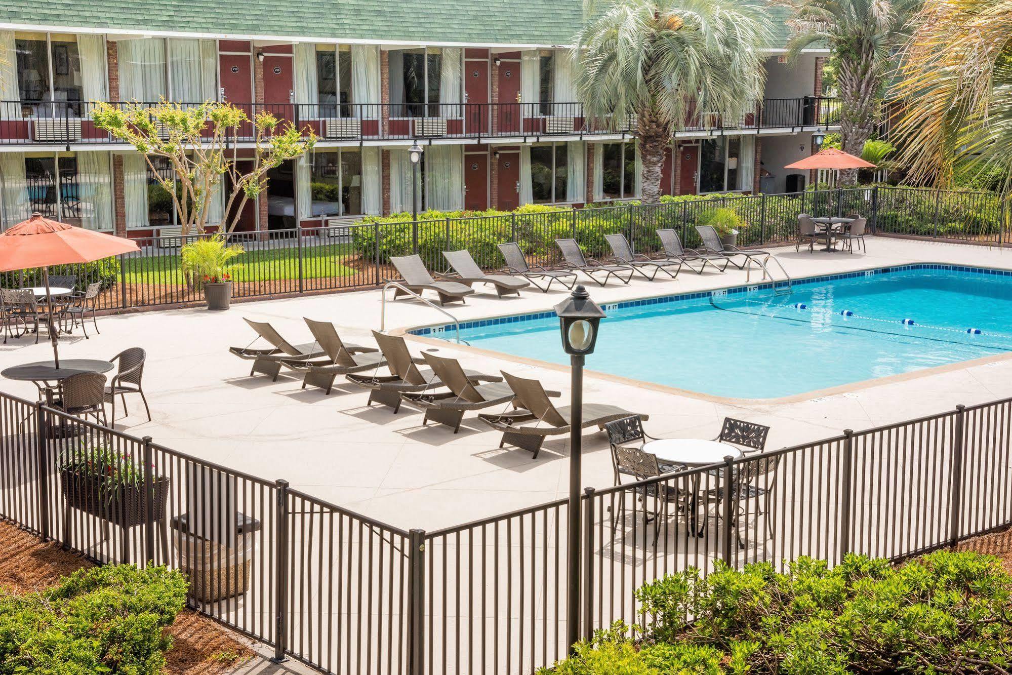 North Charleston Inn Bagian luar foto