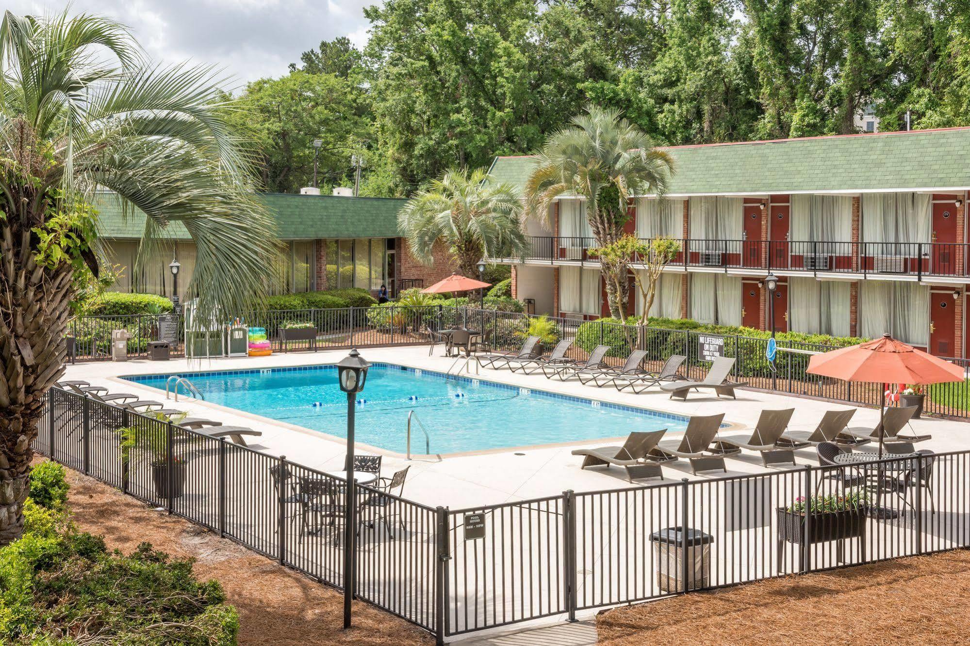 North Charleston Inn Bagian luar foto