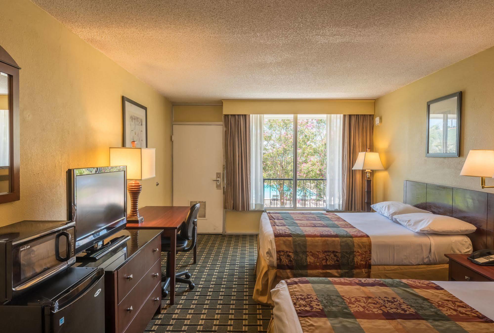 North Charleston Inn Bagian luar foto